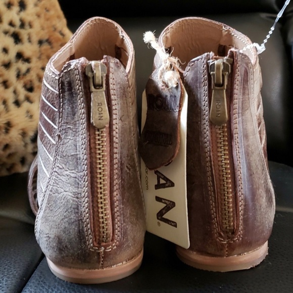 Roan by Bed|Stu Pearl Sandals - Picture 6 of 8